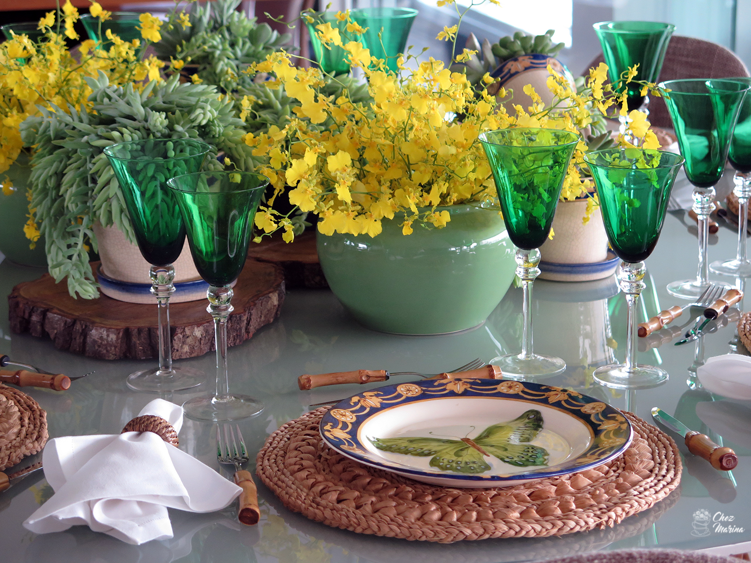 Suculentas e orquídeas na decor da mesa - Chez Marina