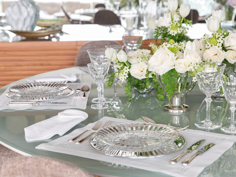 mesa posta com cristais Baccarat